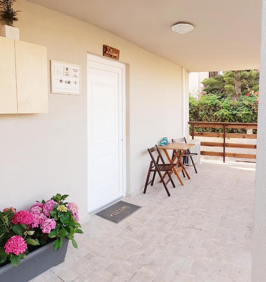 Stema Seaside Apartments Гуве Экстерьер фото